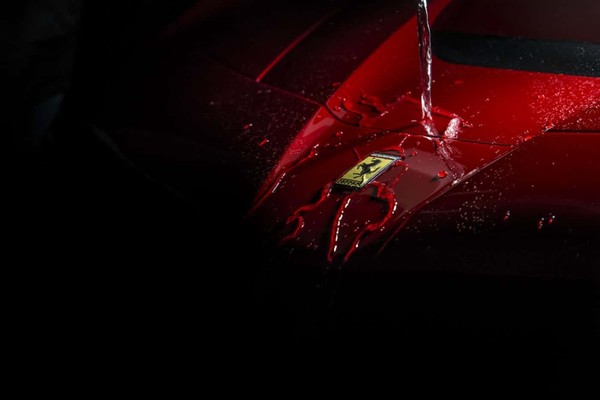 全球最貴洗車一次要價19萬元！　英國「洗車達人」讓車身亮到可以當鏡子（圖／翻攝自Miracle Detail）