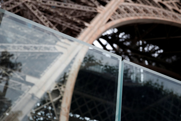 ▲▼ 法國斥資12億幫艾菲爾鐵塔（Eiffel Tower）裝防彈玻璃牆 。（圖／路透）