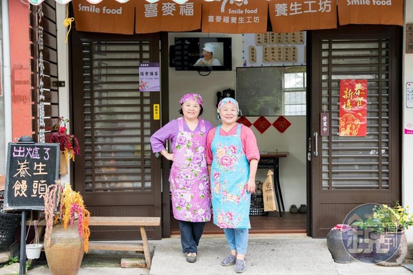 黃秀琴（右）及黃湘凌（左）二姐妹，回到故鄉發展自身喜愛的事業。