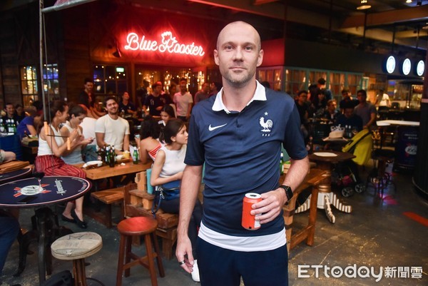 世足赛\/餐厅号召100多人看球 法国老板:台湾人