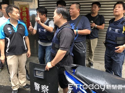 哈利波特「隐形斗篷」上身 特勤神警看脚印揪出夺枪匪
