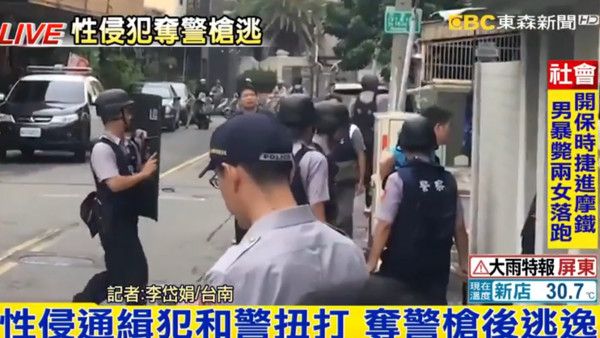 ▲▼通緝犯奪警槍脫逃，台南封街圍捕中。（圖／東森新聞）