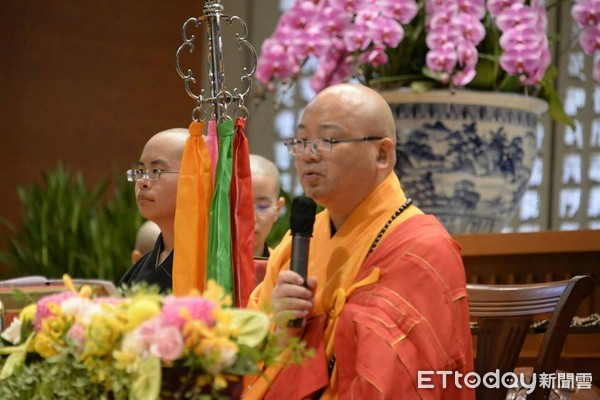 ▲佛光山南台別院為弘揚佛陀戒法，淨化社會人心，特別舉辦甘露灌頂三皈五戒典禮，禮請佛光山宗長心保和尚傳授。（圖／南台別院提供，下同）