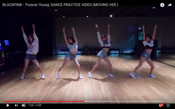 ▲▼BLACKPINK舞蹈練習影片　Jennie衣服太短「渾圓胸型被看光」。（圖／翻攝自Youtube）