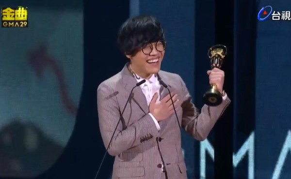2018第29屆金曲獎頒獎典禮年度歌曲獎盧廣仲。（圖／翻攝自台視） 