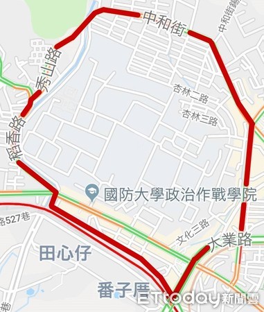 ▲粗紅線以內範圍（含道路）是107年三軍六校聯合畢業典禮管制區域，是史上最大管制範圍。（製圖／記者林健華）