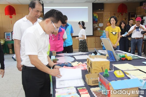 全國第一所以「國際教育」為主軸的公辦公營實驗小學-台東縣富山實驗小學舉行揭牌儀式。（圖／台東縣政府提供）