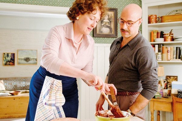 ▲電影《美味關係》中梅莉史翠普將傳奇烹飪家Julia Child詮釋的相當到位、完美。（圖／達志影像）
