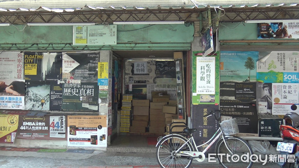 ▲打著「全國最便宜書店」的名號，水準書店再台北至今已佇立45個年頭。（圖／記者秦洛芸攝）