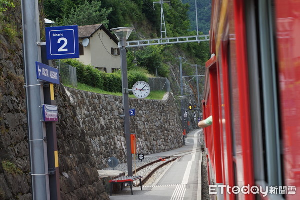 ▲▼瑞士伯爾尼納鐵路（Bernina Line）搭乘伯爾尼納快車（Bernina Express）。（圖／記者賴文萱攝）