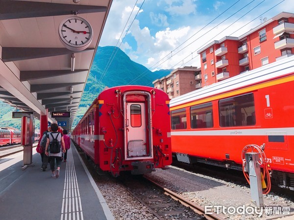 ▲▼瑞士伯爾尼納鐵路（Bernina Line）搭乘伯爾尼納快車（Bernina Express）。（圖／記者賴文萱攝）