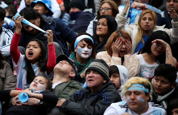 ▲阿根廷球迷在輸給法國後失落的神情（圖／路透）