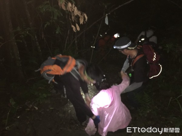 ▲▼ 22人登山隊攀屋我尾山縱走東卯山，有6人迷路受困。（圖／記者吳欣晏翻攝）