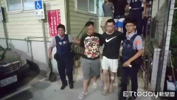 ▲▼屋內被男子持滅火器狂噴後，又被警方搜出毒品。（圖／記者陳豐德翻攝）