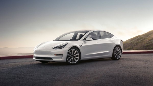 ▲電動車不環保？Tesla碳排放量等同燃油車。（圖／翻攝自Tesla）