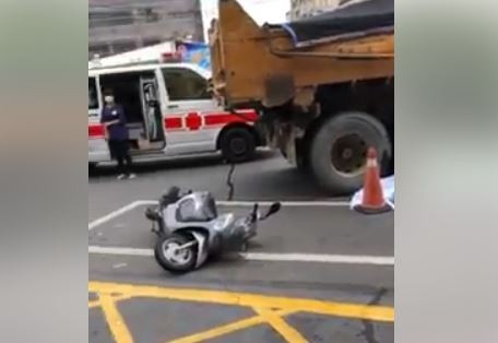 新竹驚傳女騎士慘死巨輪下砂石車駕駛癱跪 Ettoday社會新聞 Ettoday新聞雲