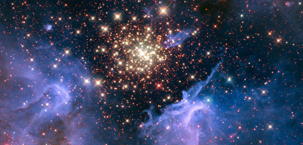 ▲▼為慶獨立紀念日，NASA公布的星雲照看似天體煙火。（圖／翻攝自NASA）