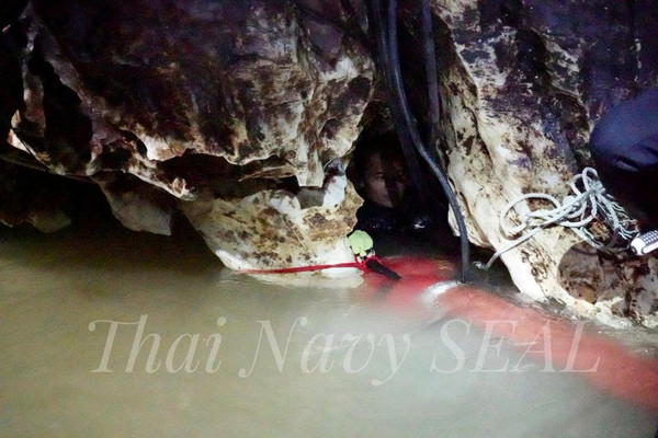 ▲泰國13名少年足球隊師生成員受困於「睡美人山洞」（Tham Luang）。（圖／路透社）