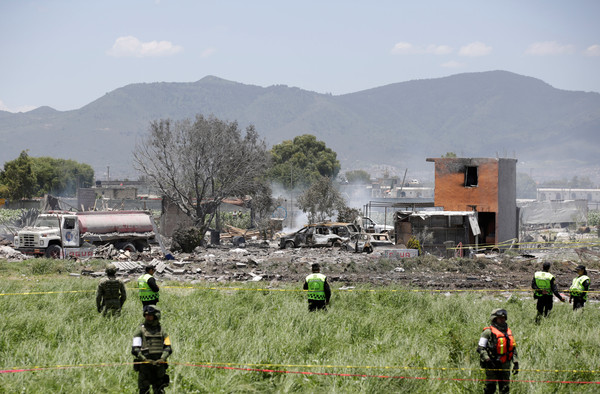 墨西哥煙火倉庫連環爆炸19死40傷。（圖／路透）