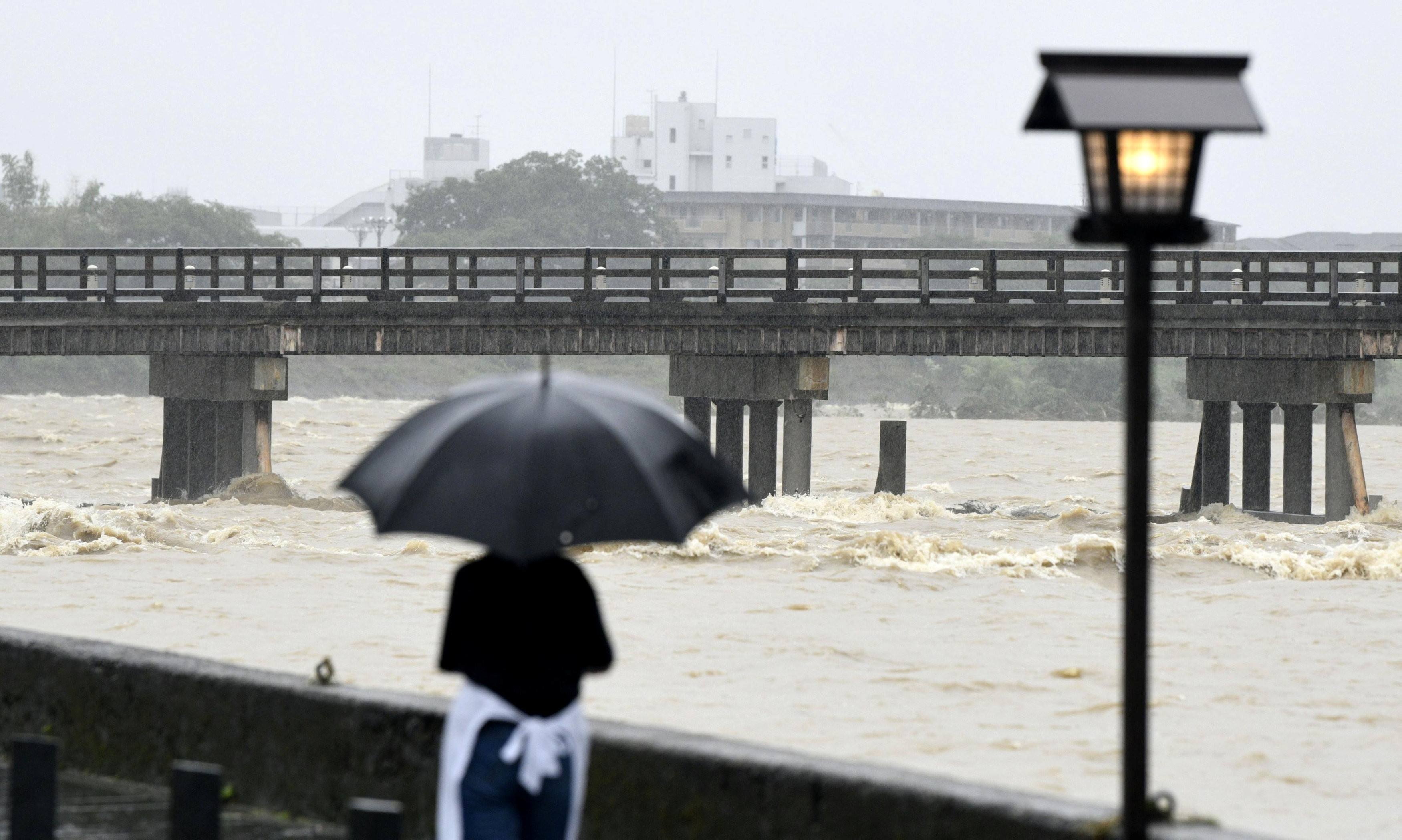 ▲▼ 日本關西豪雨,大雨。（圖／路透）