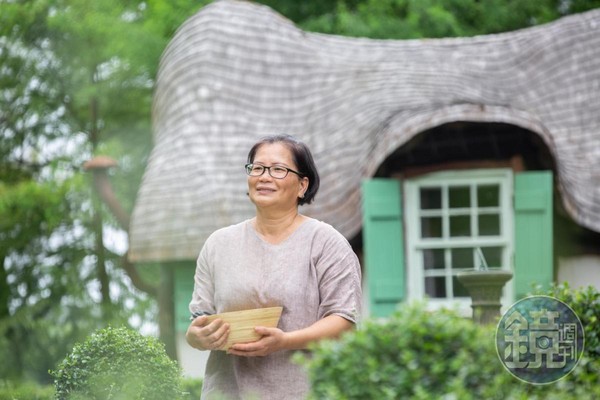 「童話屋」與「何留」的女主人蔡雪雲，平日是園區最忙碌的園丁。