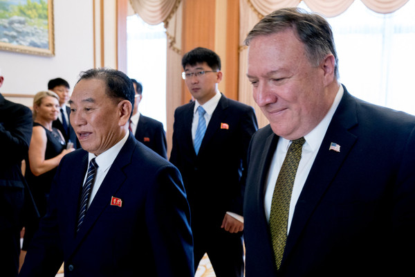 ▲▼美國國務卿蓬佩奧（Michael Pompeo）與北韓統一戰線部長金英哲。（圖／路透社）