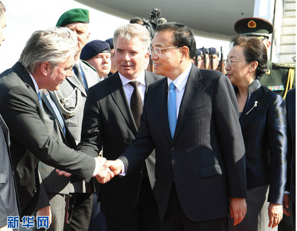 ▲▼中國國務院總理李克強搭乘專機抵達柏林泰格爾機場。（圖／翻攝自新華網）