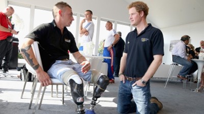 失去雙腿但沒失骨氣！義肢英雄挑戰「利曼24小時賽」　護士悄悄愛上他