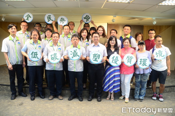 ▲台南市環保局推動低碳減塑8年有成，舉辦「低碳減塑優質環境8年成果展示記者會」。（圖／記者林悅翻攝）