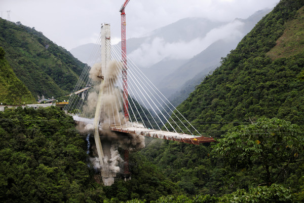 ▲▼哥倫比亞斜張橋爆破,Chirajara bridge。（圖／路透社）