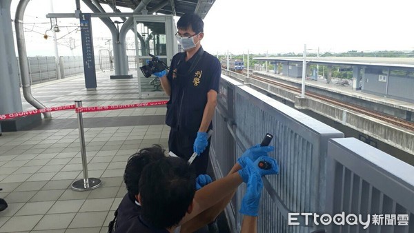▲▼21歲黃男在台南高鐵站墜落約12米高的月台，當場爆頭亡。（圖／記者宋德威翻攝）