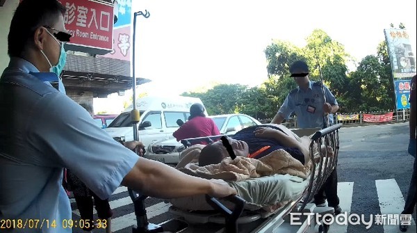 ▲▼100kg大隻男叫救護車　25次送醫28公尺！消防員抬到怒開收費單。（圖／嘉義市消防局）