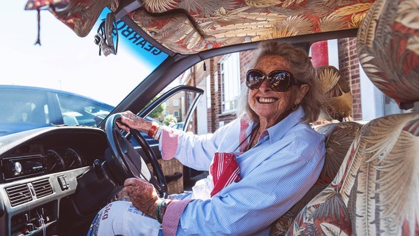 80歲阿嬤開20年TOYOTA神車遠征1.2萬公里　一路從南非開到英國（圖／翻攝自TOYOTA）