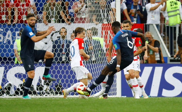 ▲▼法國在世界盃冠軍戰下半場，靠博格巴、姆巴佩接連進球拉開領先差距，以4比2擊敗克羅埃西亞。（圖／路透）