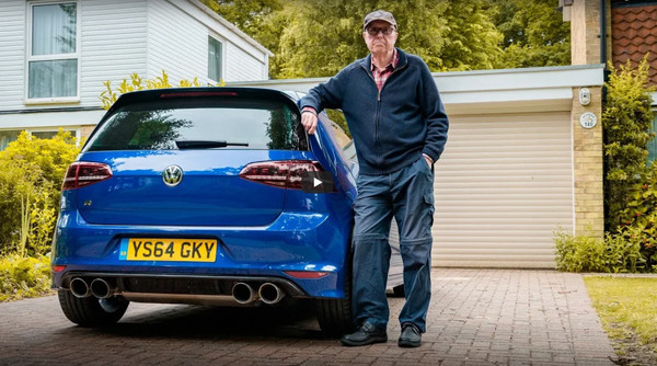 75歲阿公爆改600匹福斯Golf R　快到兒子的奧迪RS6都追不上（圖／翻攝自LivingLifeFast）