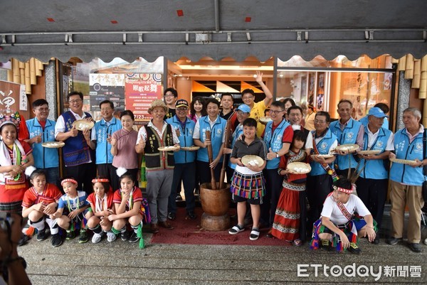 花蓮市慶祝原住民族日，舉辦 「Mapolong kita一起原歌起舞」活動記者會，政商界貴賓及各部落頭目都到場共襄盛舉。（圖／花蓮市公所提供）