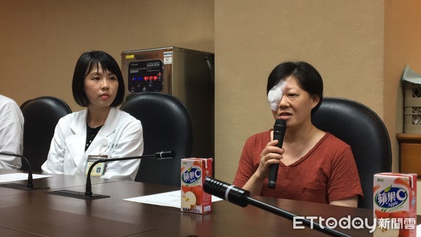 ▲下眼瞼竄出「黑珍珠」　竟是「黑色素瘤」吃掉眼球。（圖／記者嚴云岑攝）