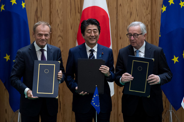 ▲▼日本和歐盟簽署經濟夥伴關係協定（EPA）。（圖／路透社）