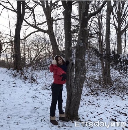 ▲車禍腰椎脫位下身癱　神經再生術讓她親自「走」上紅毯。（圖／鄧小姐提供）