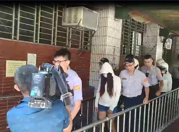 11名惡煞均被警方約談到案並移送偵辦。（翻攝畫面）