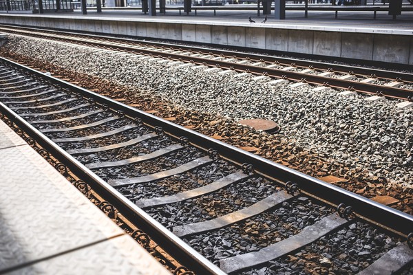 ▲▼ 鐵軌,月台。（圖／取自免費圖庫Pixabay）