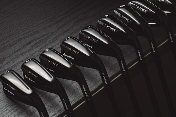 ▲TaylorMade發表P790超凡純黑造型霸氣登場  ，P790鐵桿完美融合鍛造結構與全SpeedFoam科技，打造集超凡遠距、易打性、優雅外觀與手感於一身的極致鐵桿。（圖／公關提供）