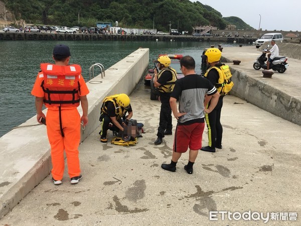 ▲▼金山燭台雙嶼20歲男疑自殺墜海。（圖／記者陳豐德翻攝）