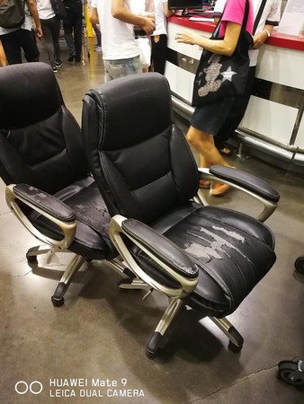 ▲▼消費者把購買兩年的椅子拿去退貨。（圖／翻攝自臉書公開社團《Costco好市多 商品經驗老實說》）