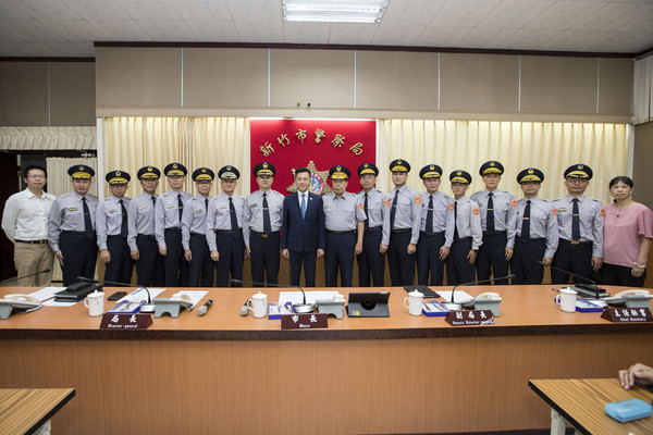 ▲新竹市警察局於今(25)日舉行陞職人員授階典禮。