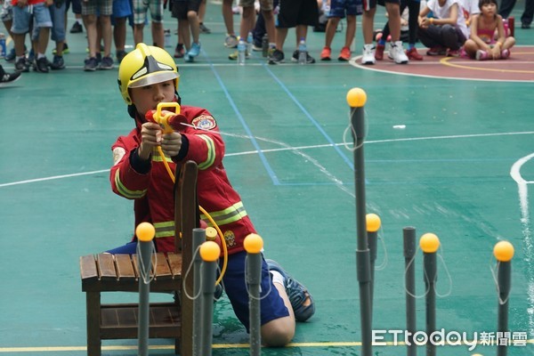 ▲▼新北消防第四大隊「夏日饗宴-發爾麵How Fun」活動。（圖／記者林煒傑翻攝）