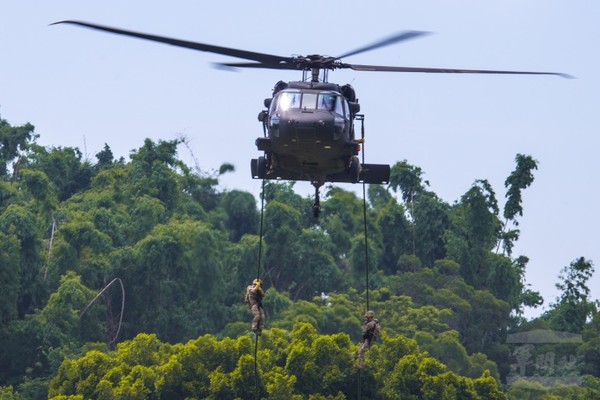 陸軍金湯營區開放預演　見證國軍堅實戰力