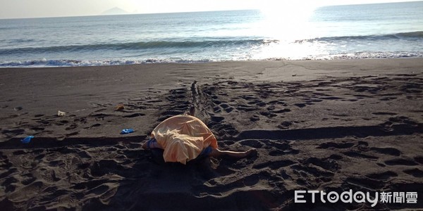 ▲▼宜蘭壯圍海邊發現一具男性浮屍。（圖／宜蘭消防局提供）