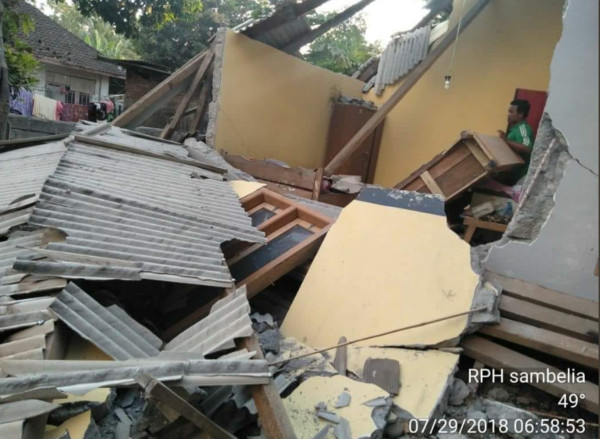 ▲▼ 印尼旅遊勝地龍目島（Lombok）29日當地上午6點47分發生規模6.4地震，至少3人死亡。（圖／翻攝自推特／Sutopo_PN）