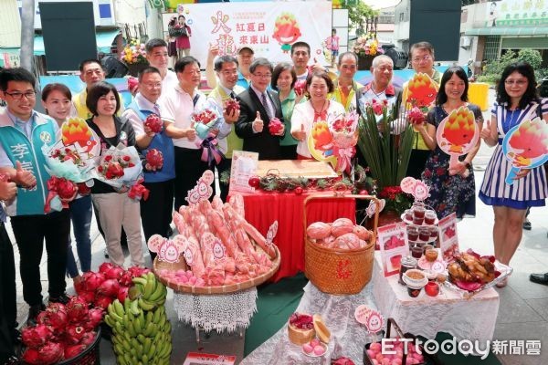 ▲台南市火龍果節一連二天於東山區舉辦，歡迎民眾來吃鴨頭、喝咖啡、抱回鮮美火龍果。（圖／市府提供，下同）